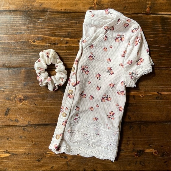 🦄Tee & Scrunchie Set - Picture 2 of 6